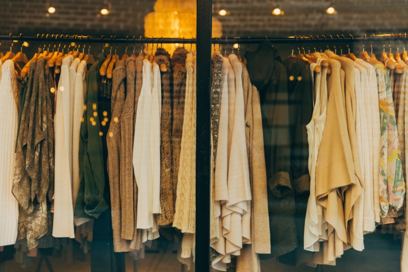 ecommerce-GRASSE-min_clothe_fashion_store_shop_window_store_front-21277
